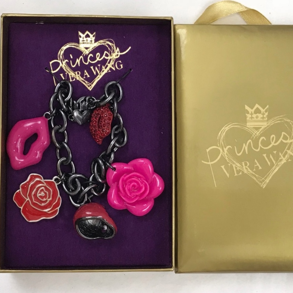 Charm Bracelet Lips Rose & Skull Gift Box